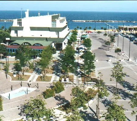 Cedri B アパート